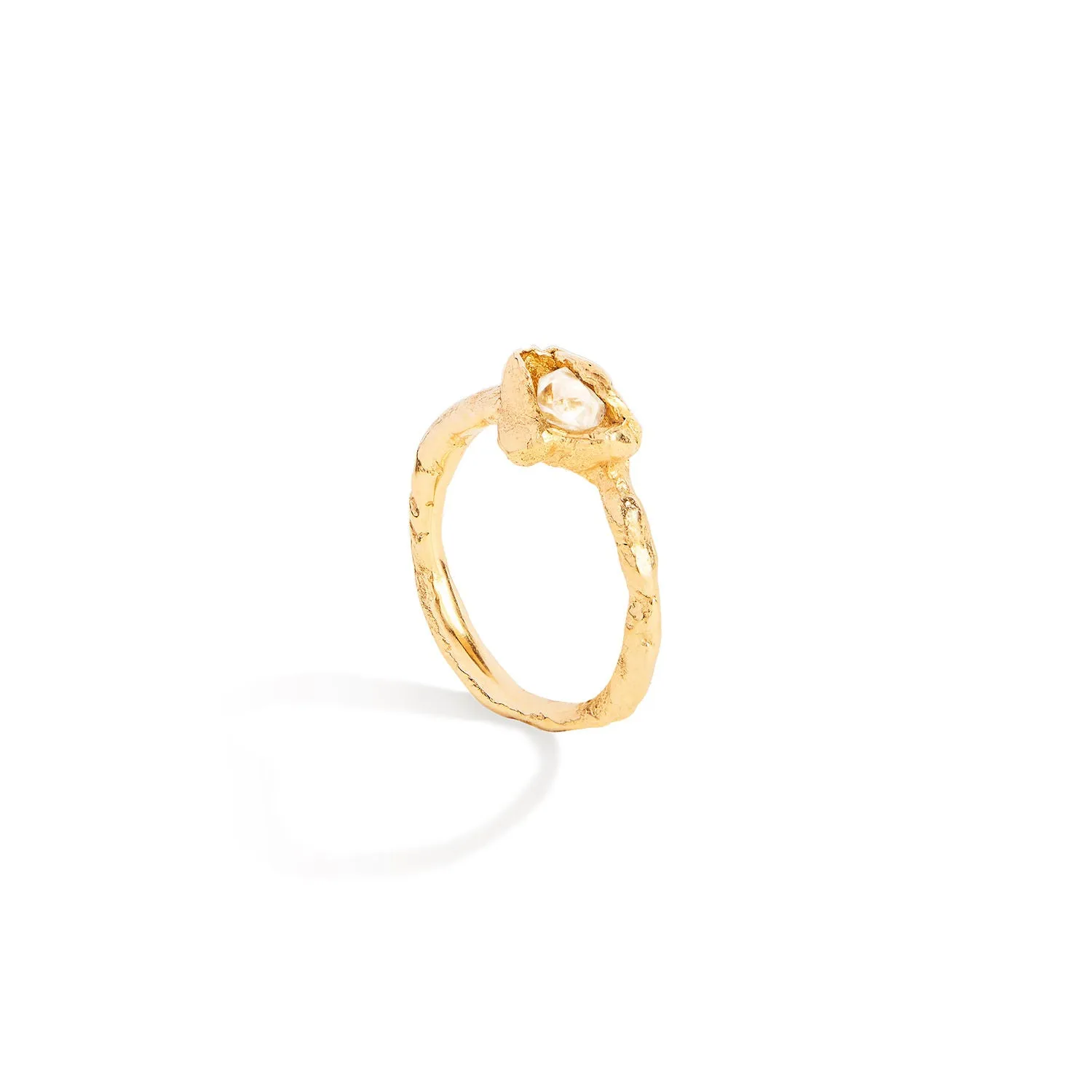 9K Gold Ring w. Ocean Diamond
