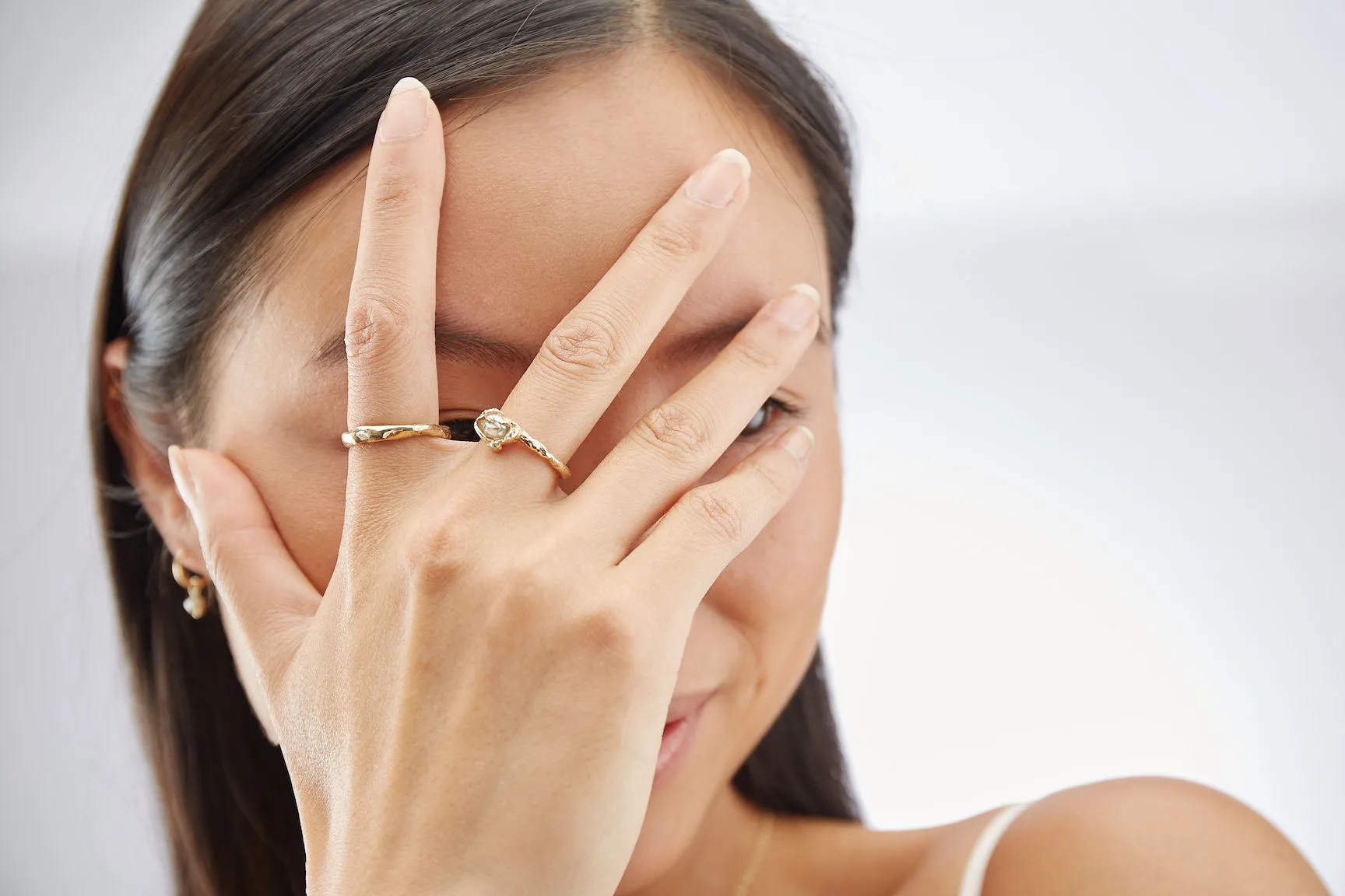 9K Gold Ring w. Ocean Diamond