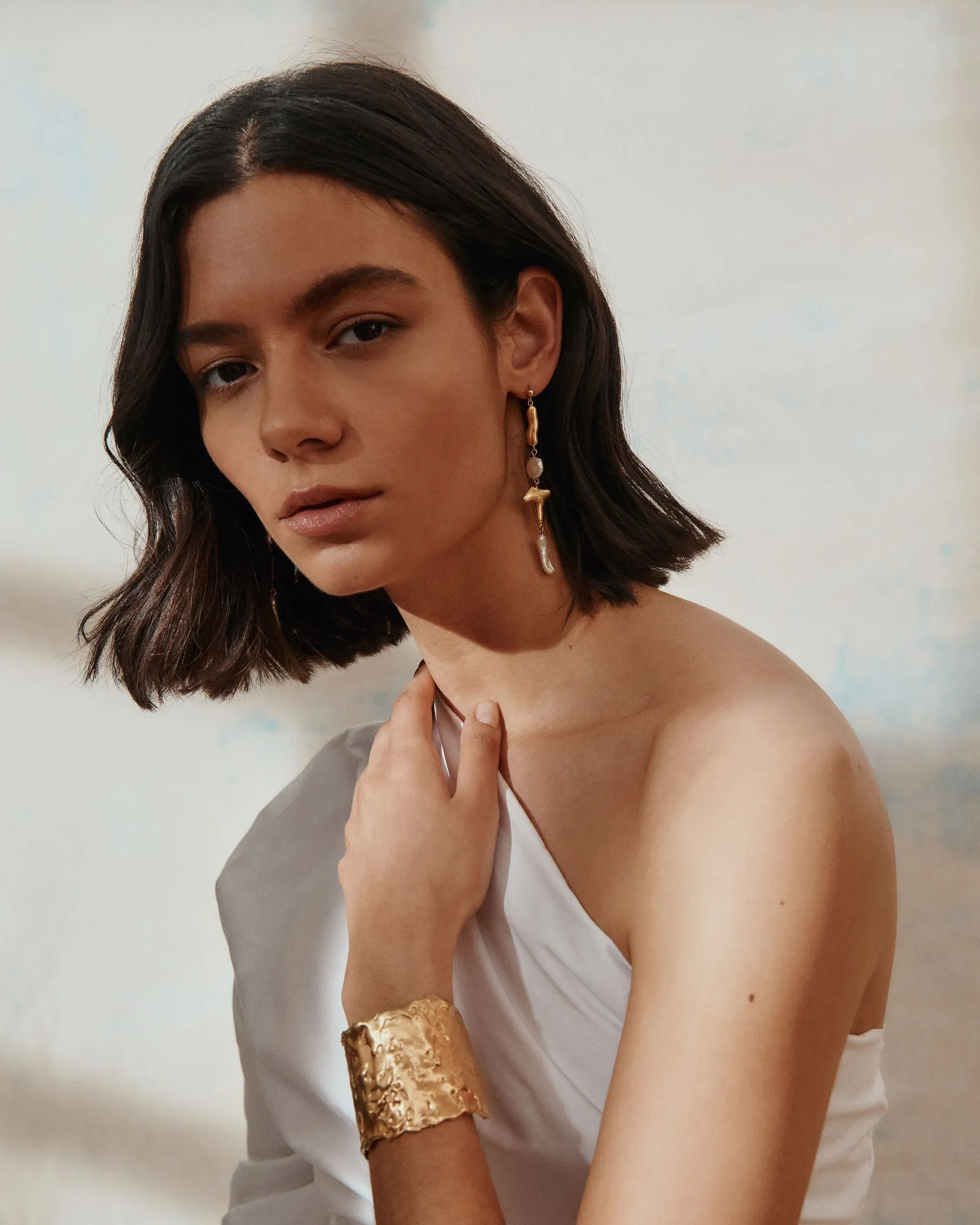 Amuleto Gold Plated Earrings w. Biwa Pearls