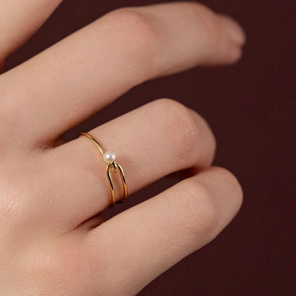 Astra Lunar 18K Gold Ring w. Pearl