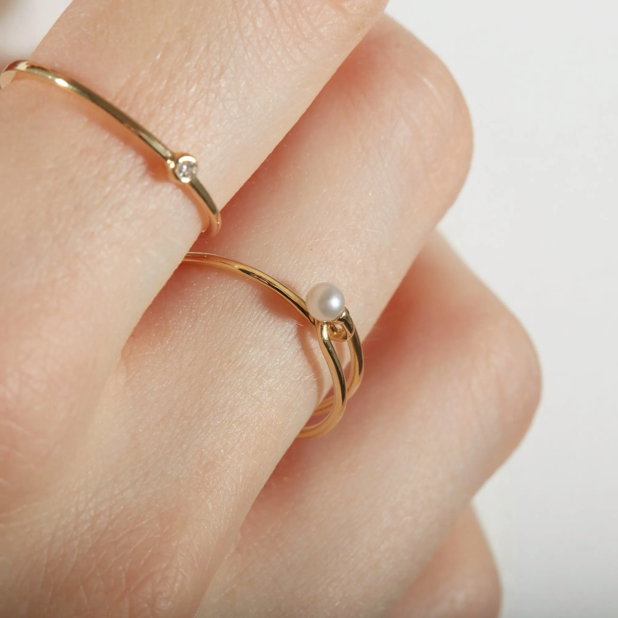 Astra Lunar 18K Gold Ring w. Pearl