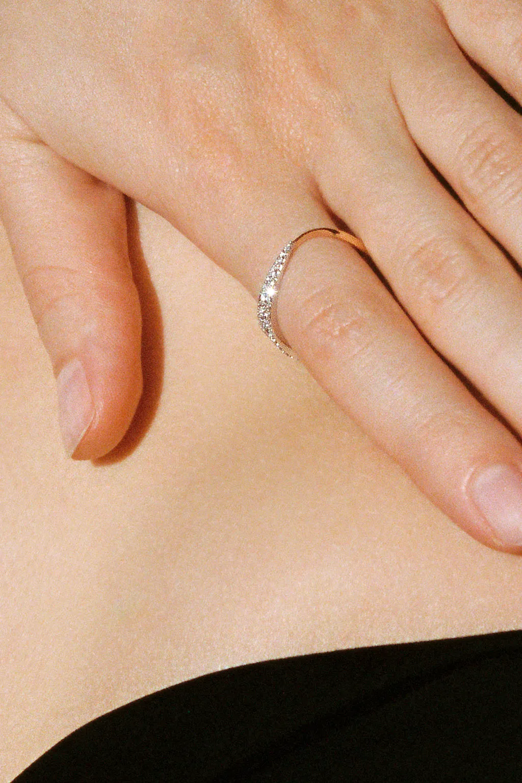 Big Irregular Wife 18K Gold Ring w. Diamonds