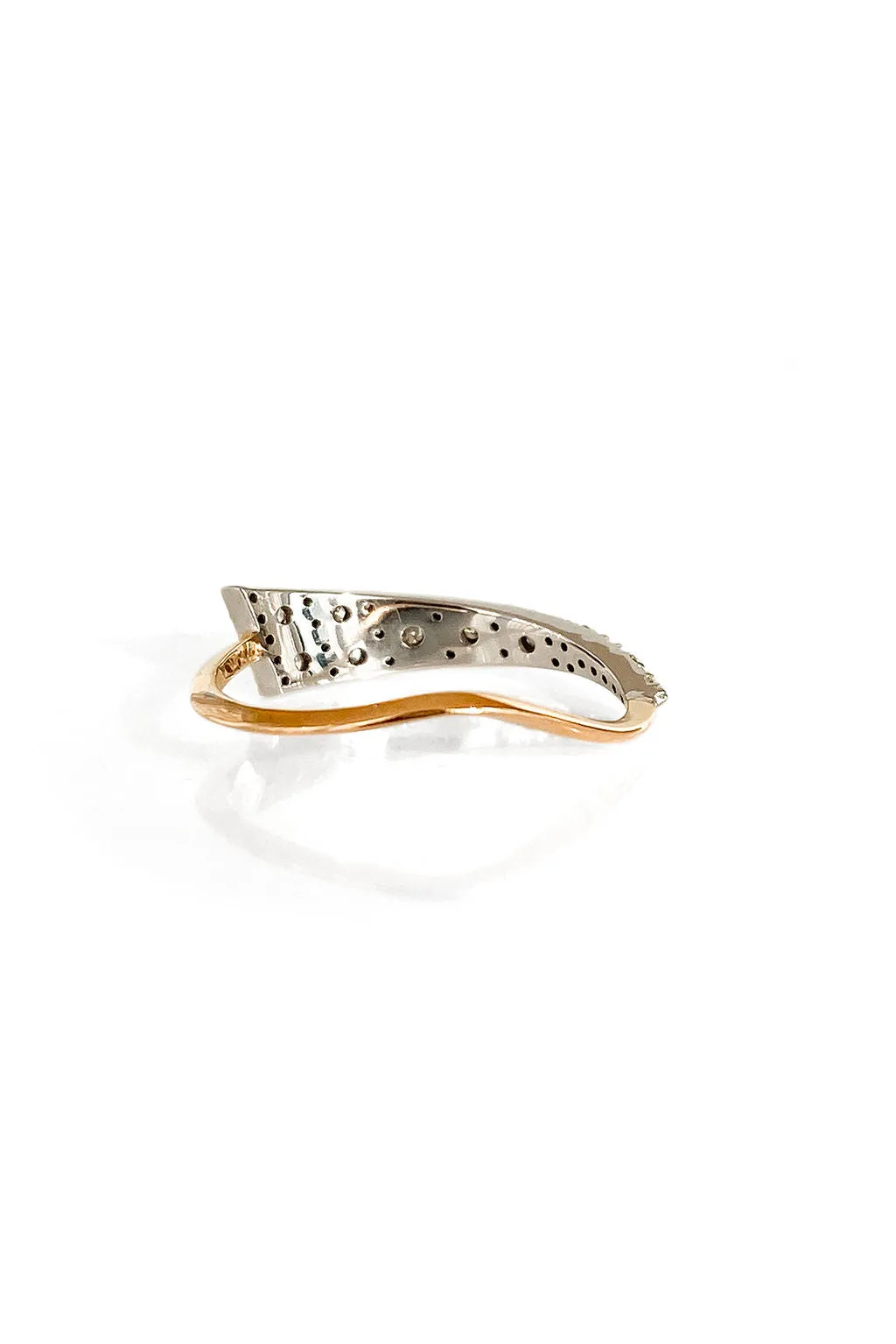 Big Irregular Wife 18K Gold Ring w. Diamonds