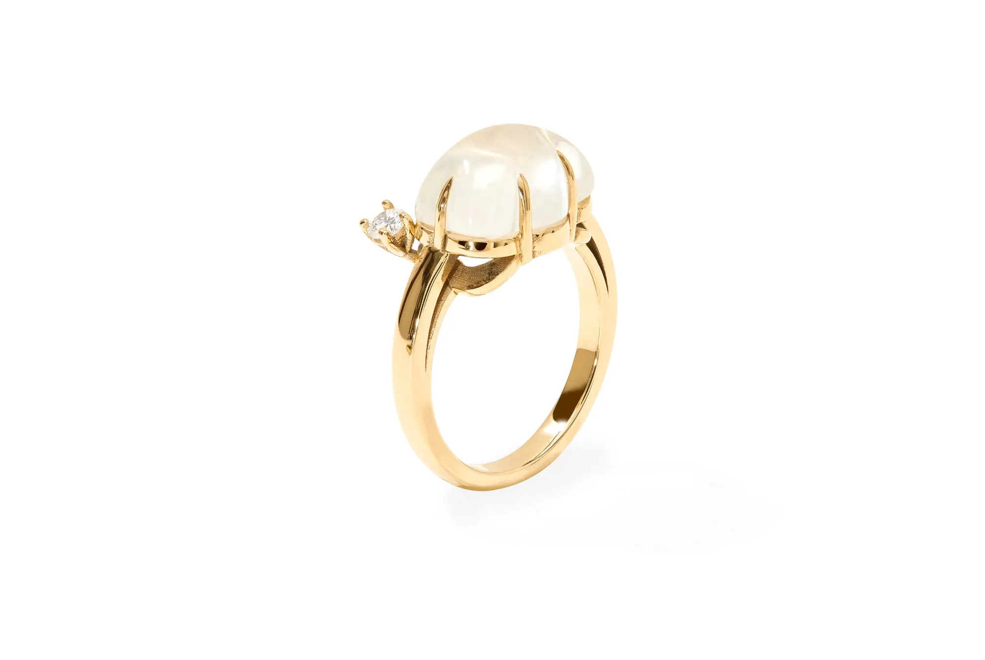 Cloud 18K Gold Ring w. Milkey Quartz & Diamond