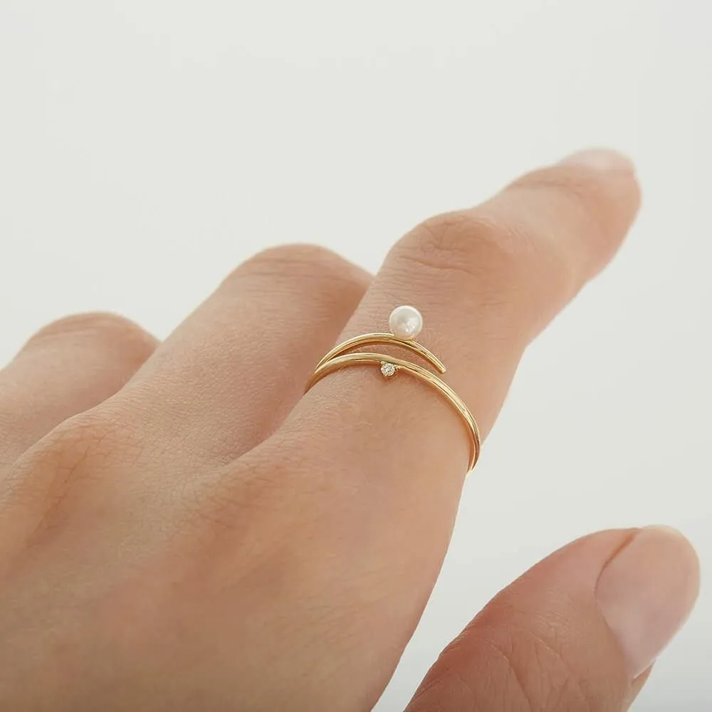 Cosmo Perseus 18K Gold Ring w. Pearl & Diamond