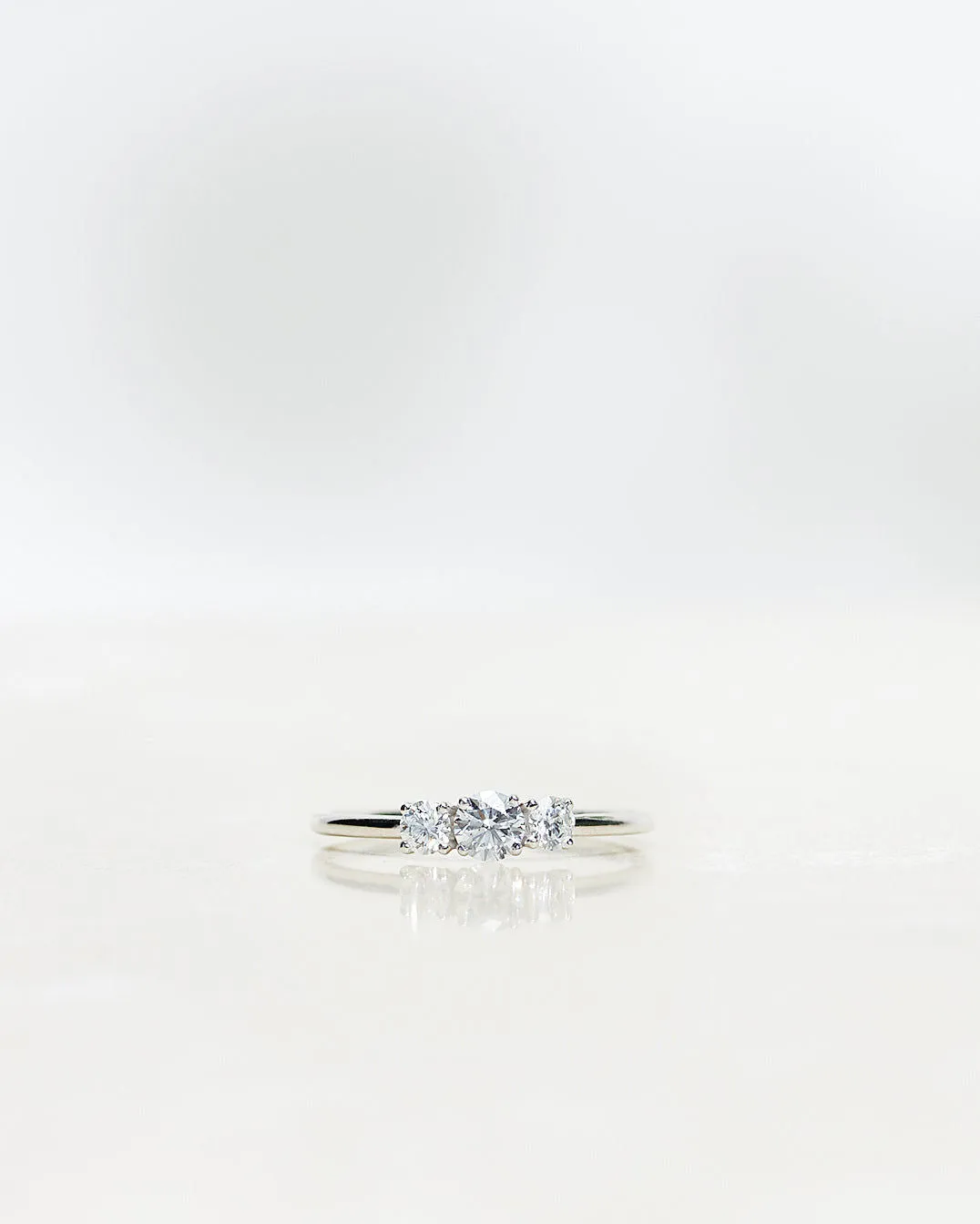 Edith 18K Gold, Whitegold or Rosegold Ring w. Diamonds