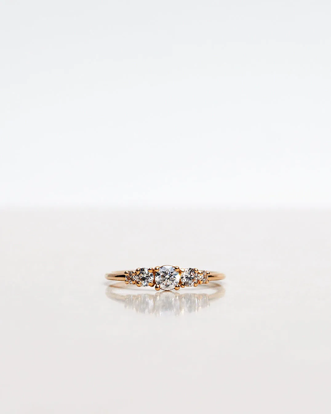 Elise 18K Gold, Whitegold or Rosegold Ring w. Diamonds