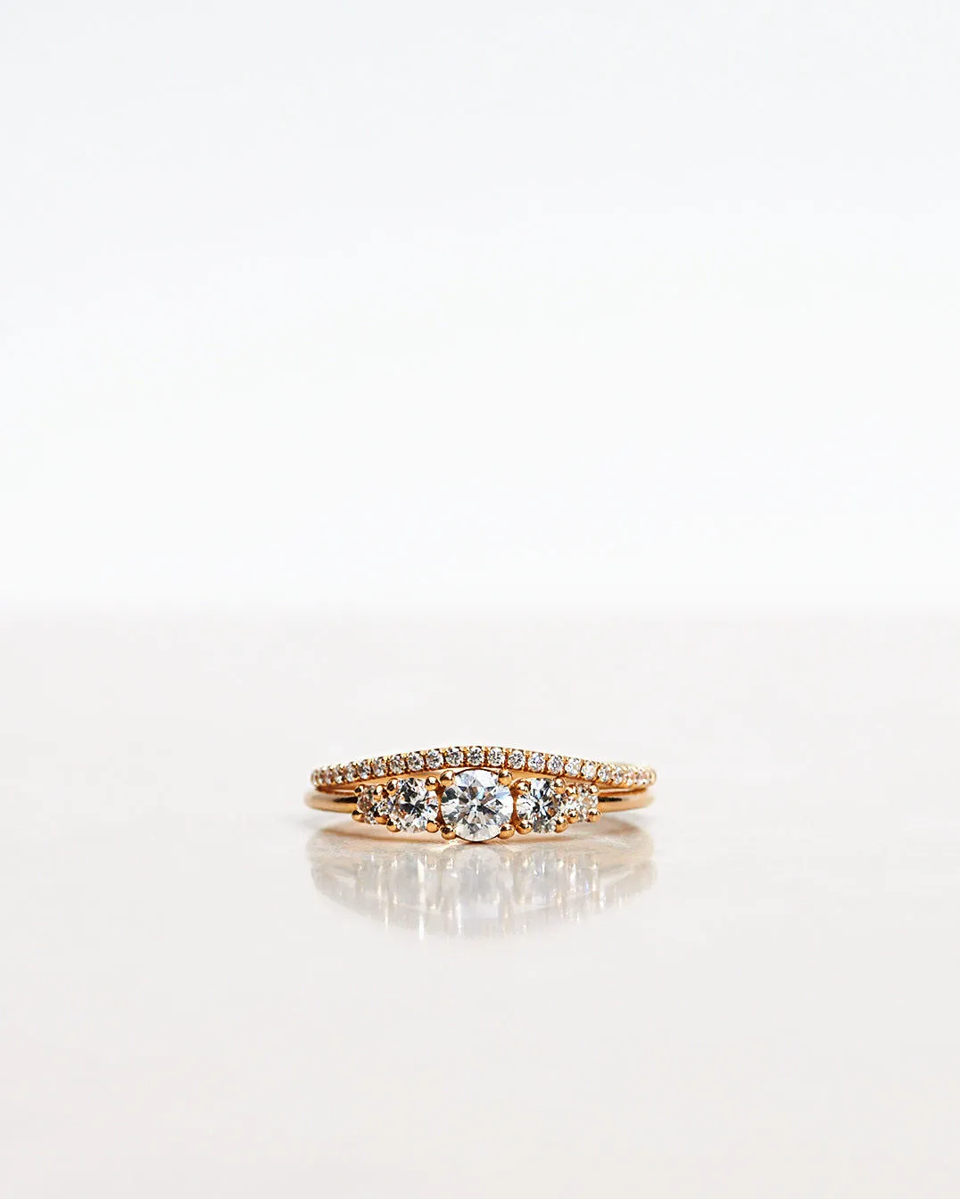 Elise 18K Gold, Whitegold or Rosegold Ring w. Diamonds