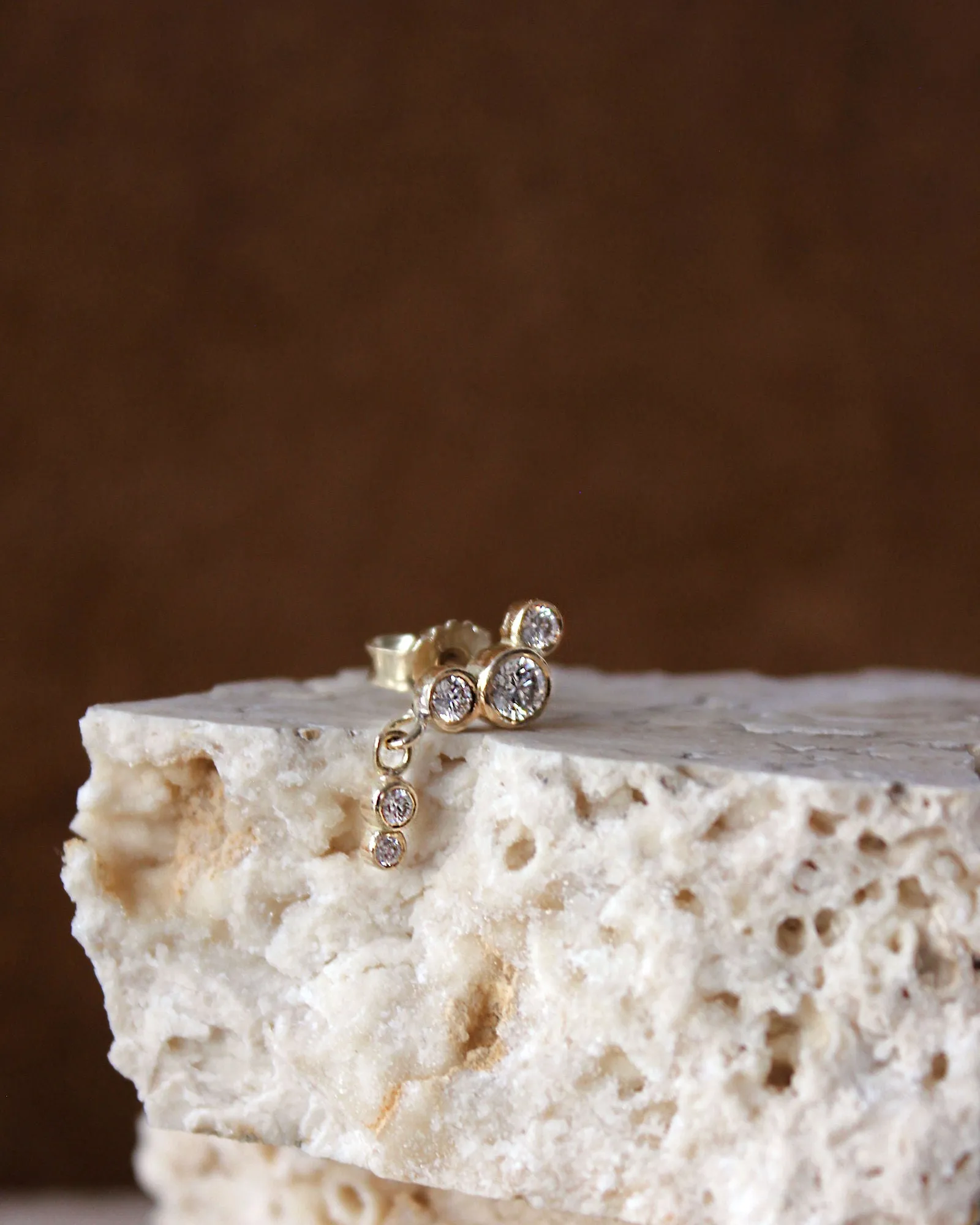 Elysia Whisper Grande 14k Gold Earring w. Diamonds