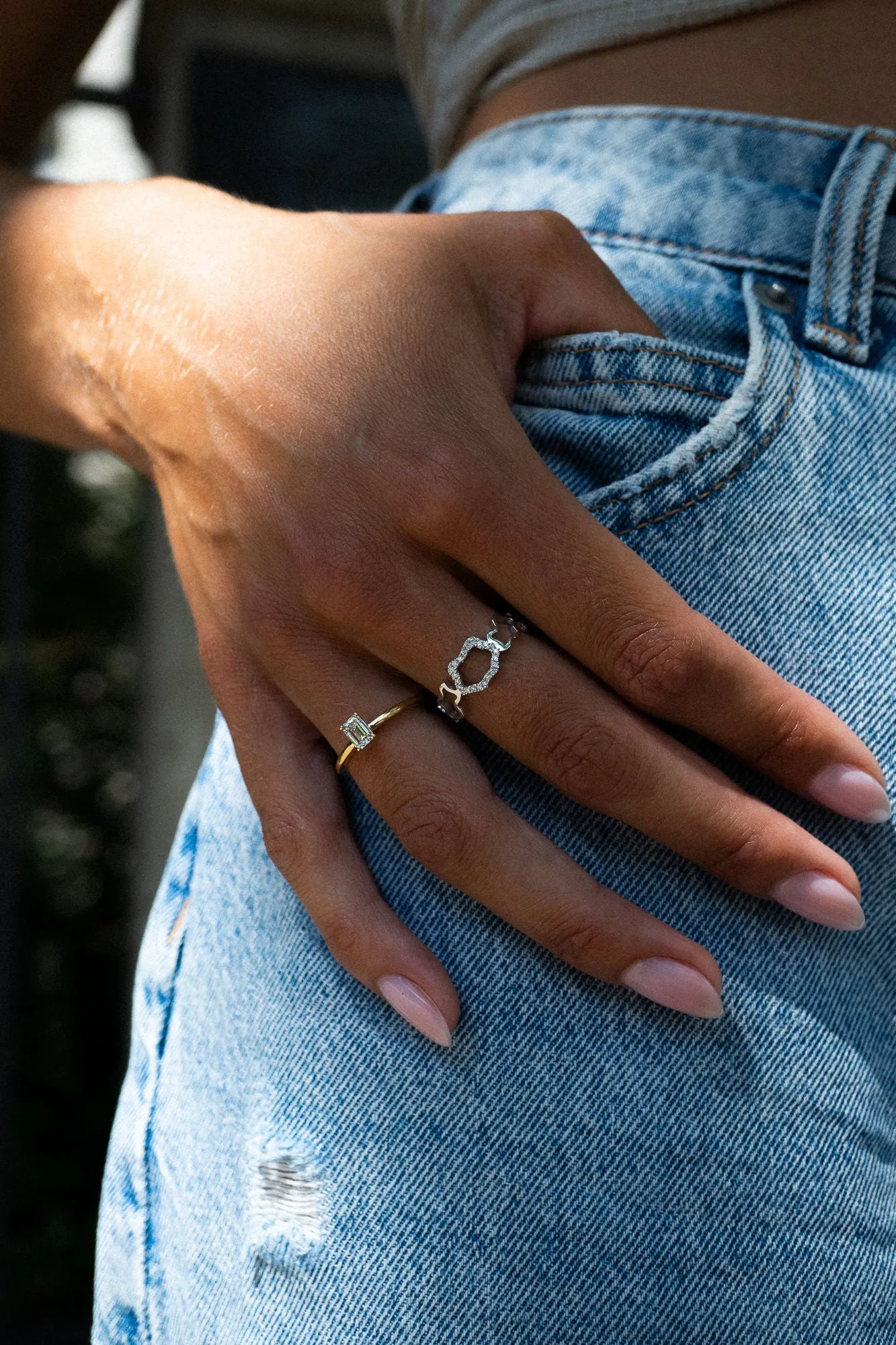 Golden Cloud Band 18K Gold Ring w. Diamonds