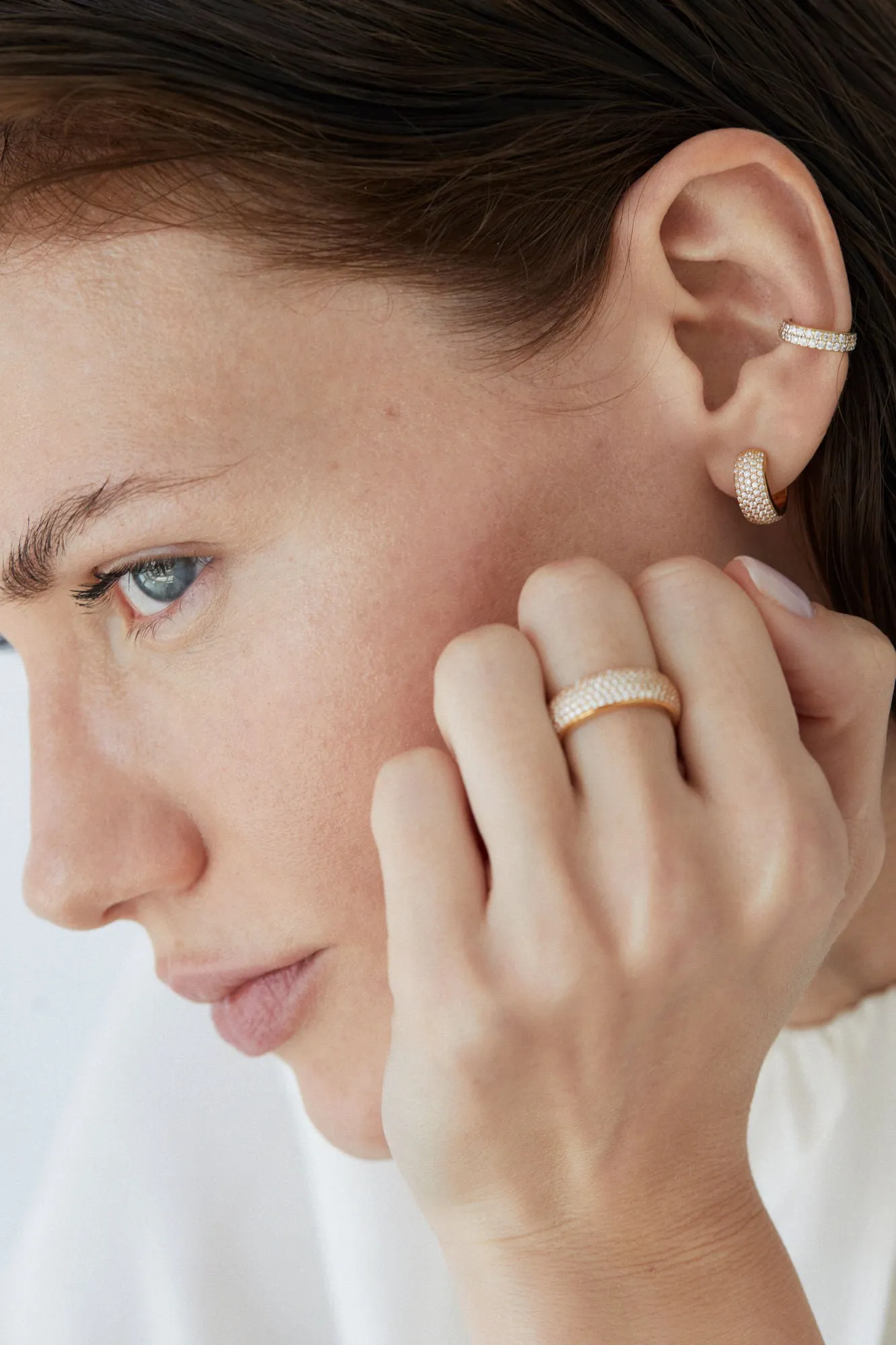 Grand Pave 18K Whitegold Ear Cuff w. Lab-Grown Diamonds