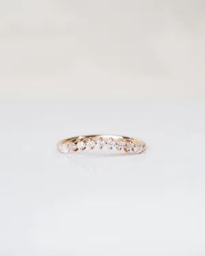 Idun Curved Band 18K Gold, Whitegold or Rosegold Ring w. Diamonds