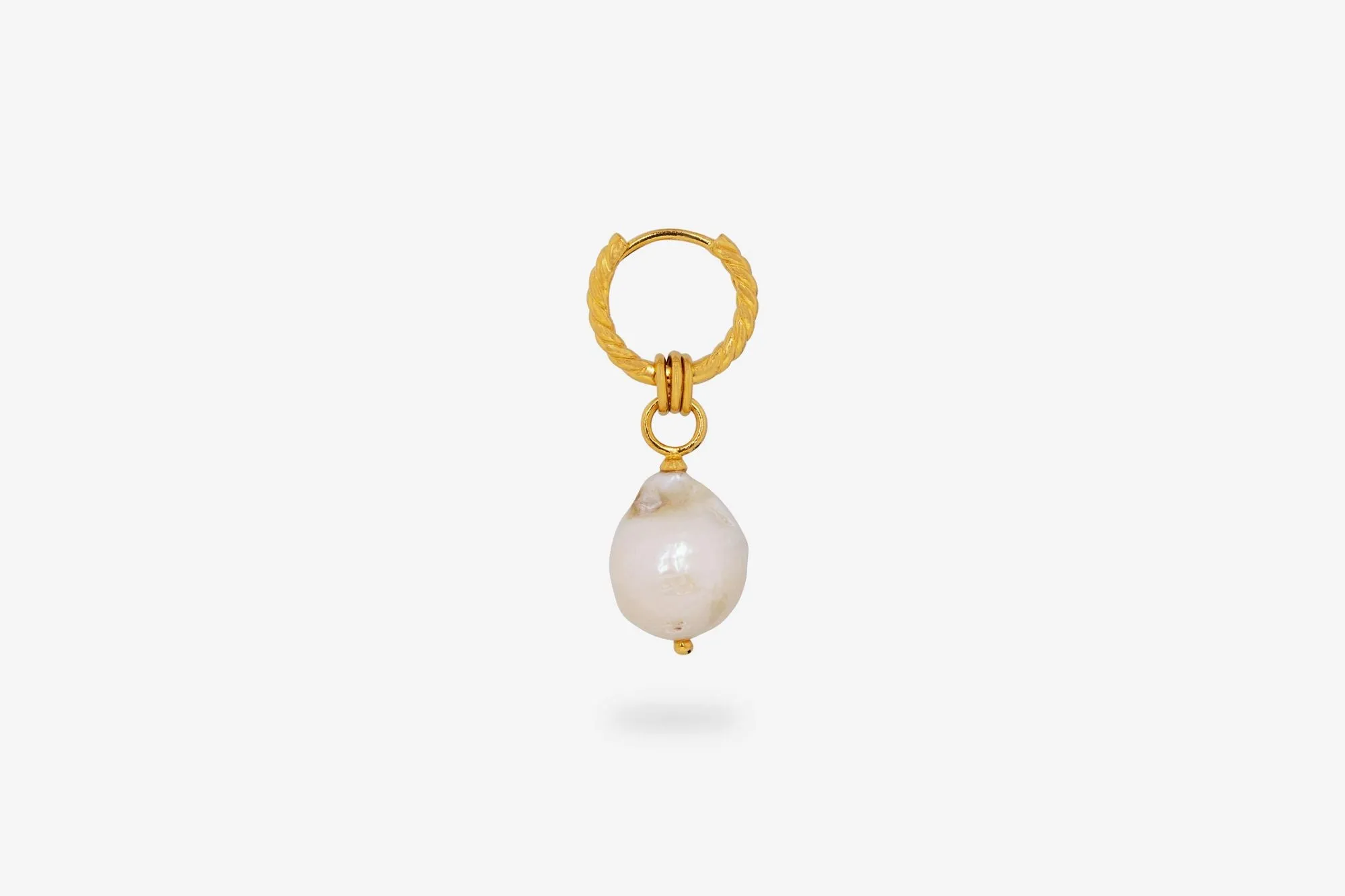 IX Bera 22K Gold Plated Hoop w. Pearl Hoop