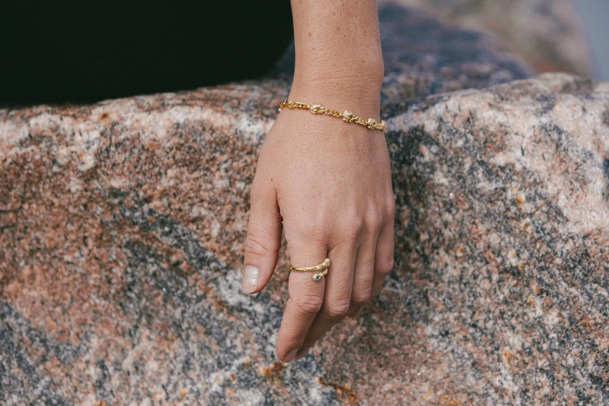 IX Crunchy Blue Nature Gold Plated Ring