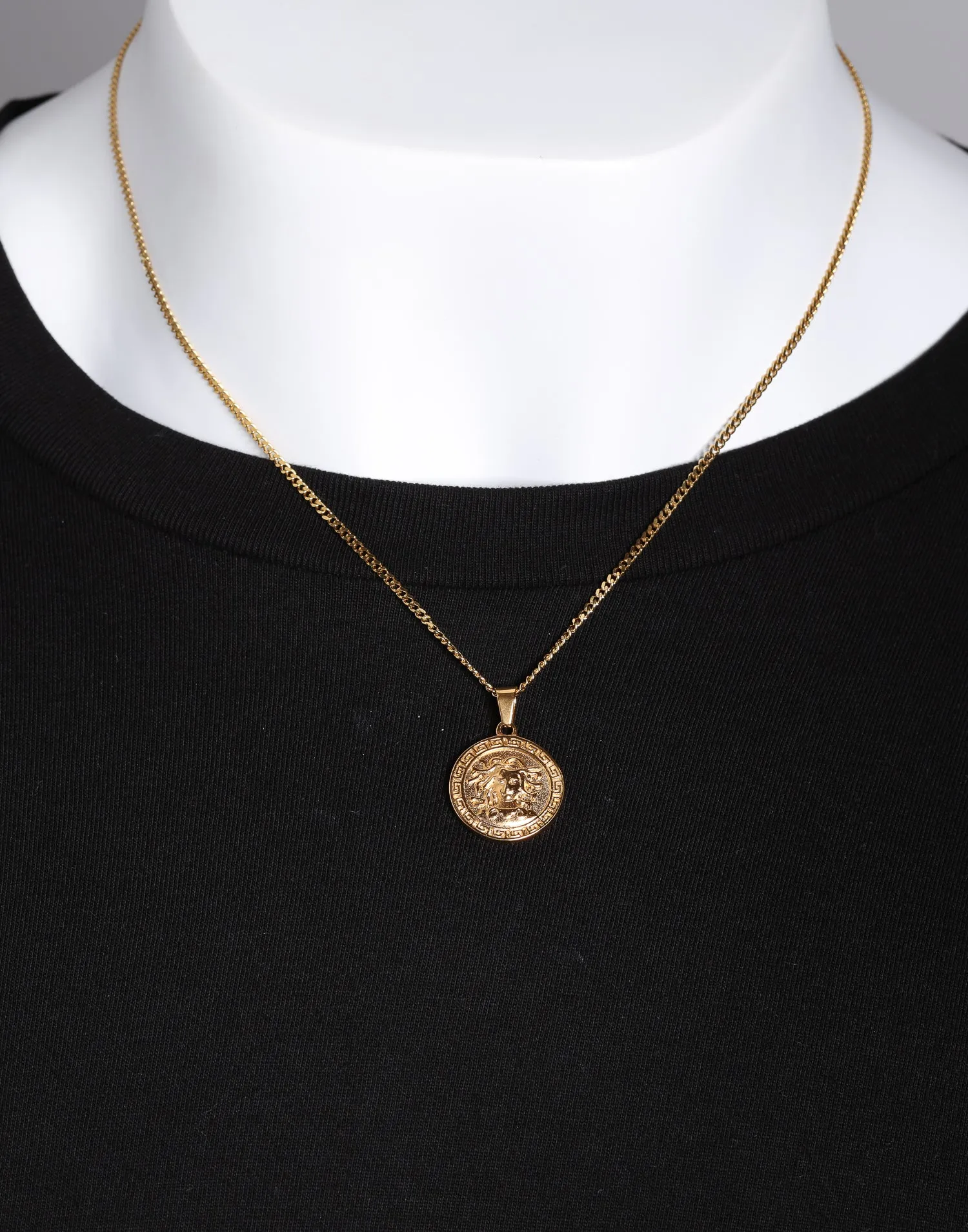 Midnight City Medusa Pendant & Chain Gold