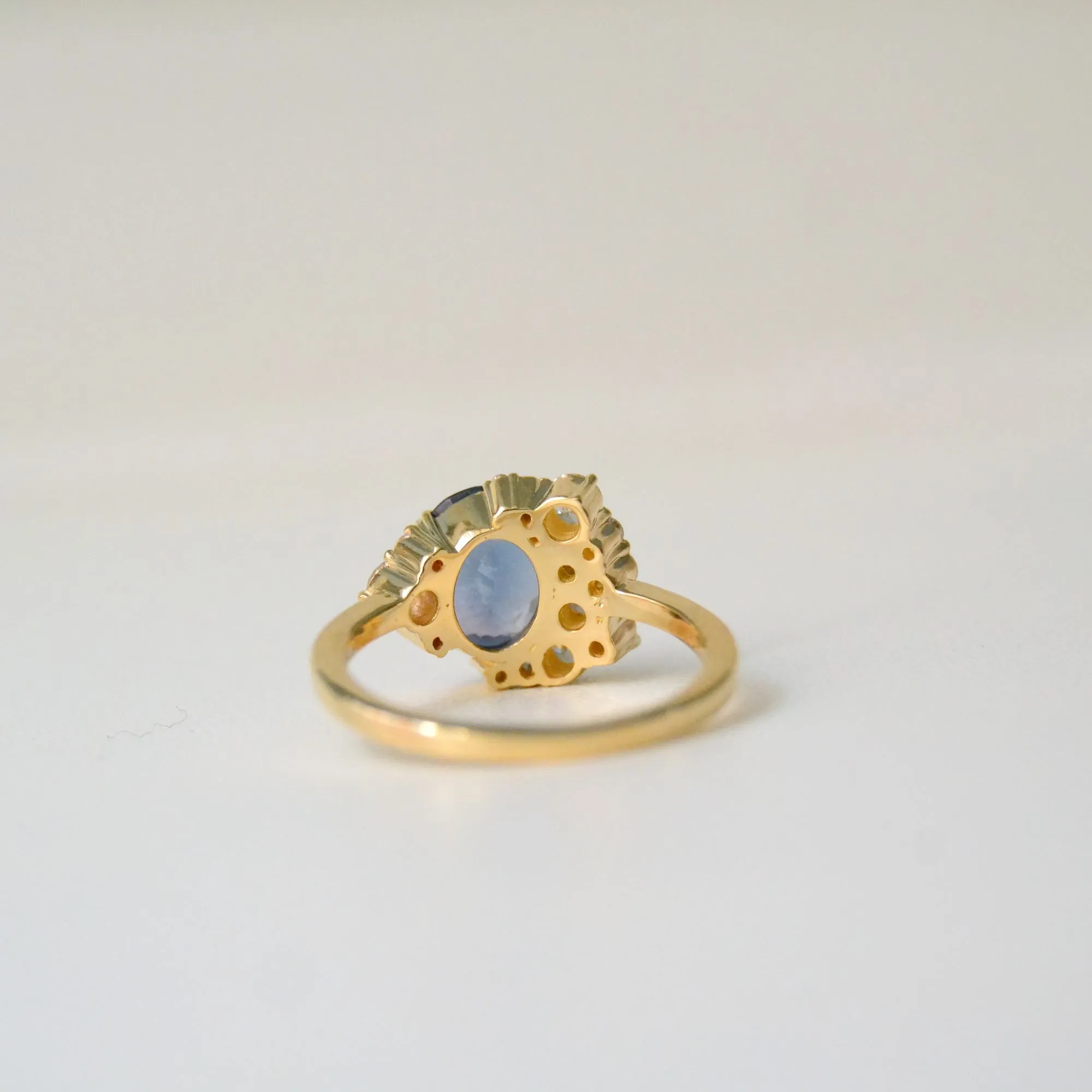 Nil Pokura 18K Gold Ring w. Spinel & Diamonds
