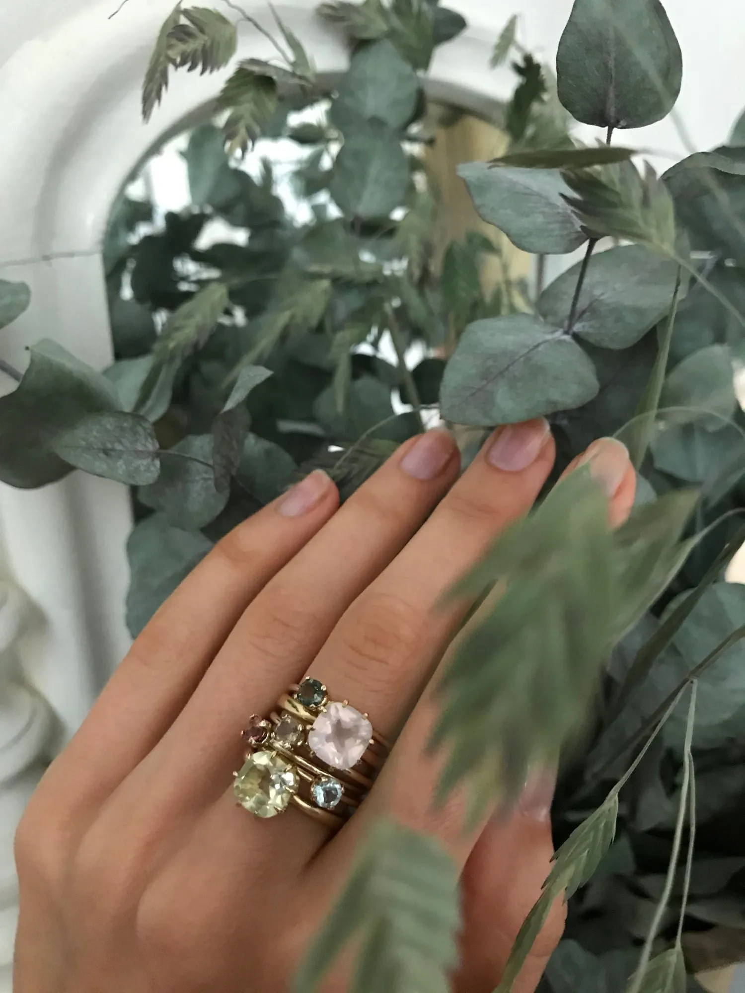 Round Blue 10K Gold Ring w. Topaz