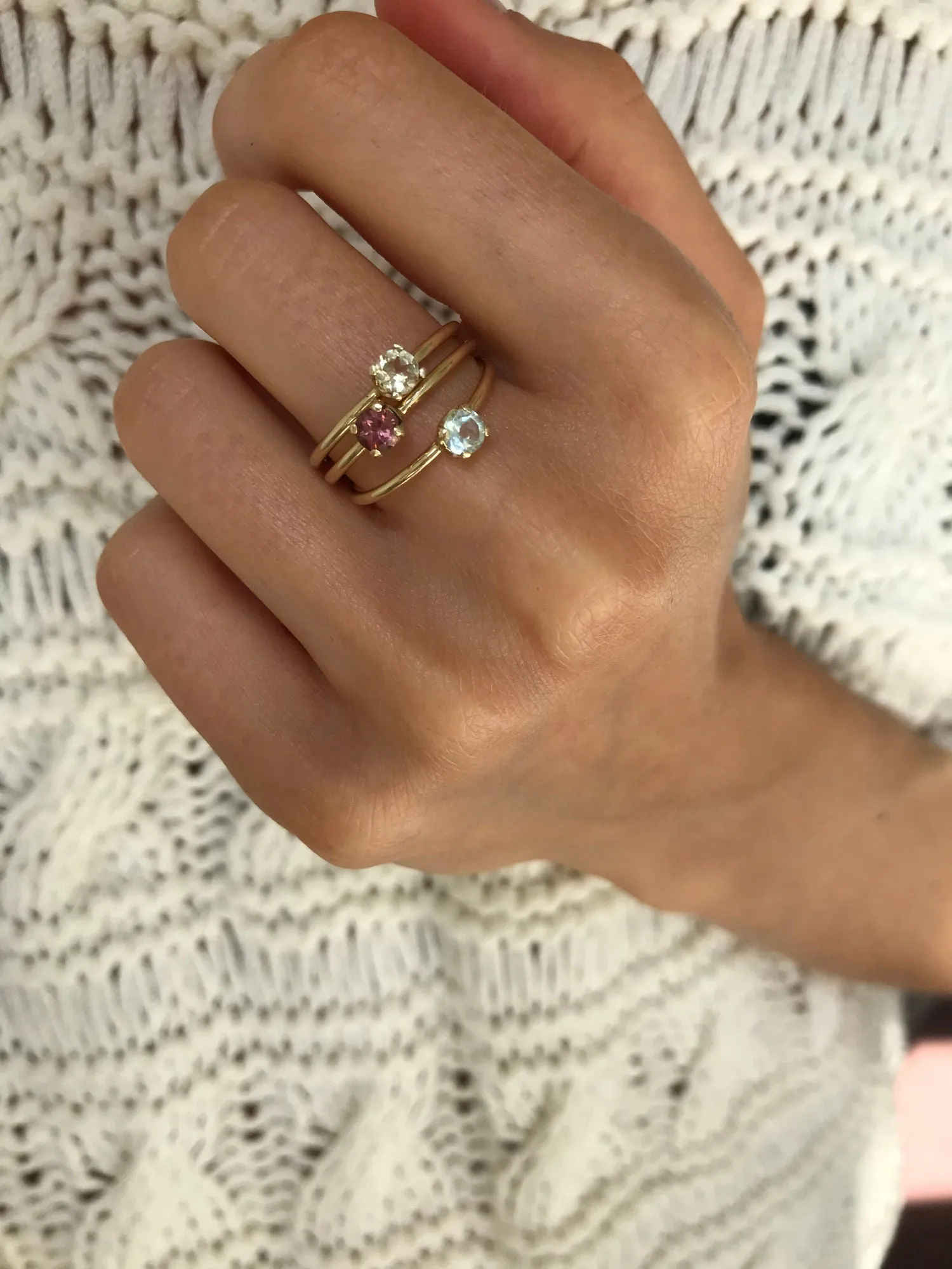 Round Blue 10K Gold Ring w. Topaz