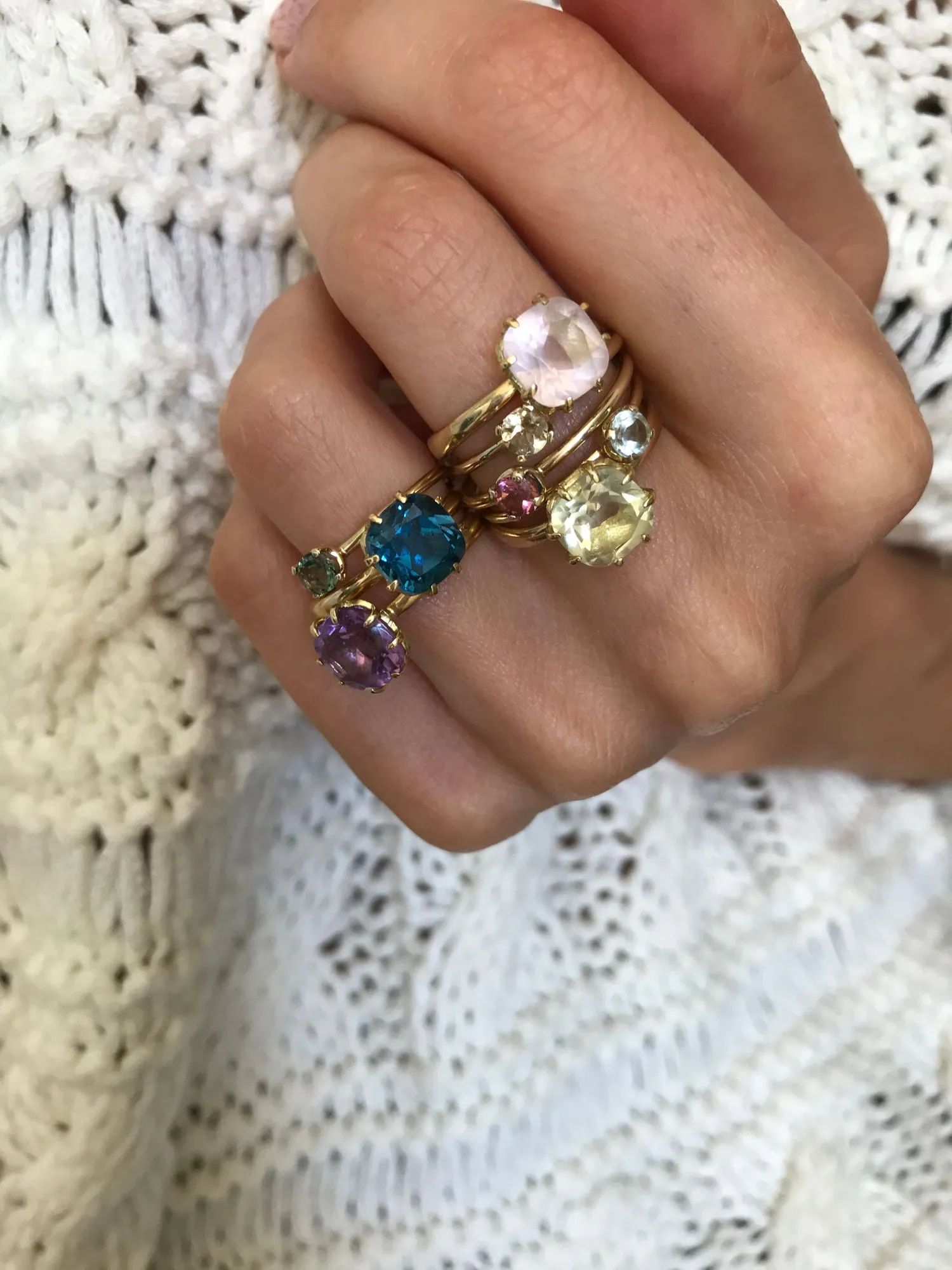 Round Red 10K Gold Ring w. Garnet