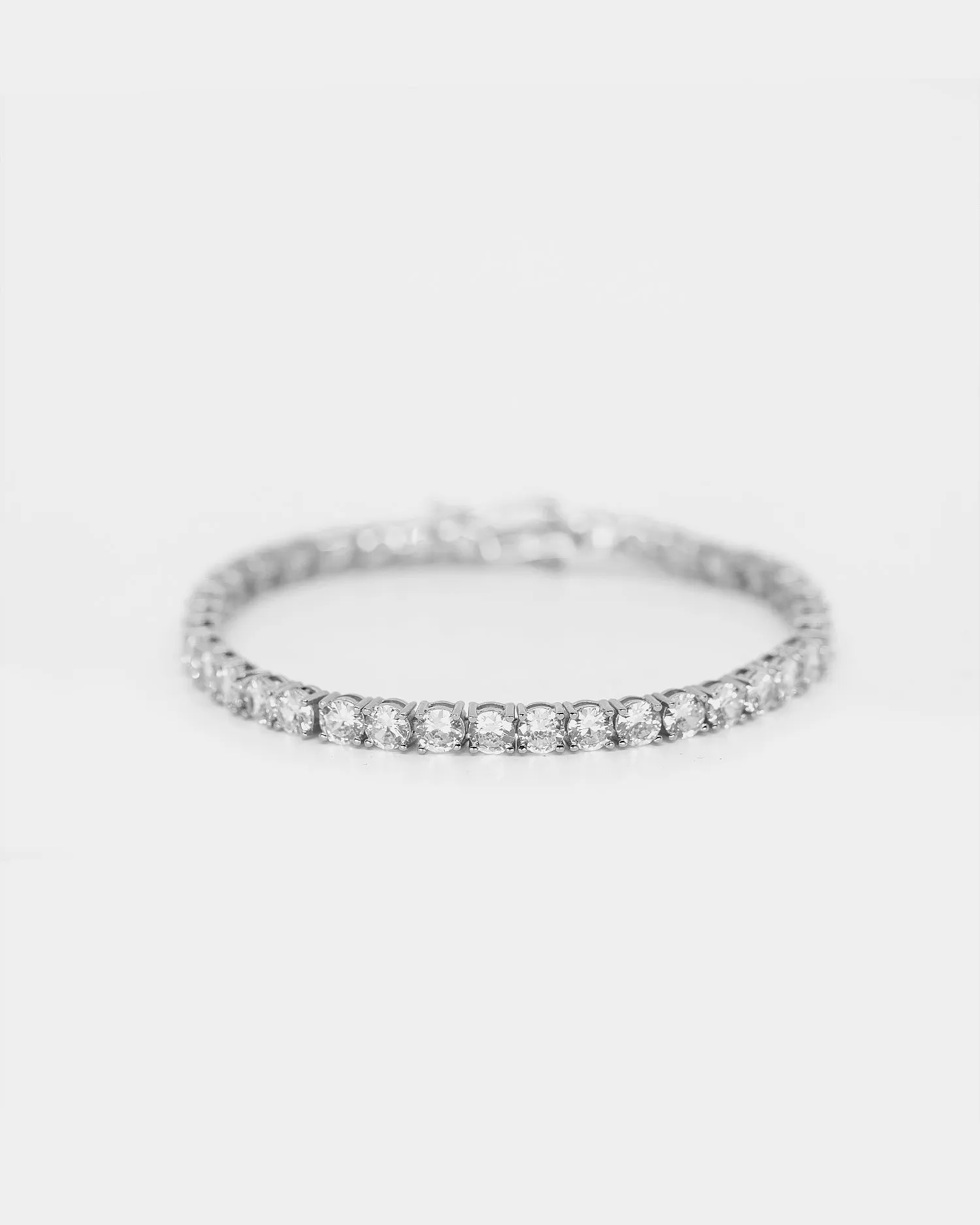 Saint Morta Round Cut 10" Tennis Bracelet White Gold