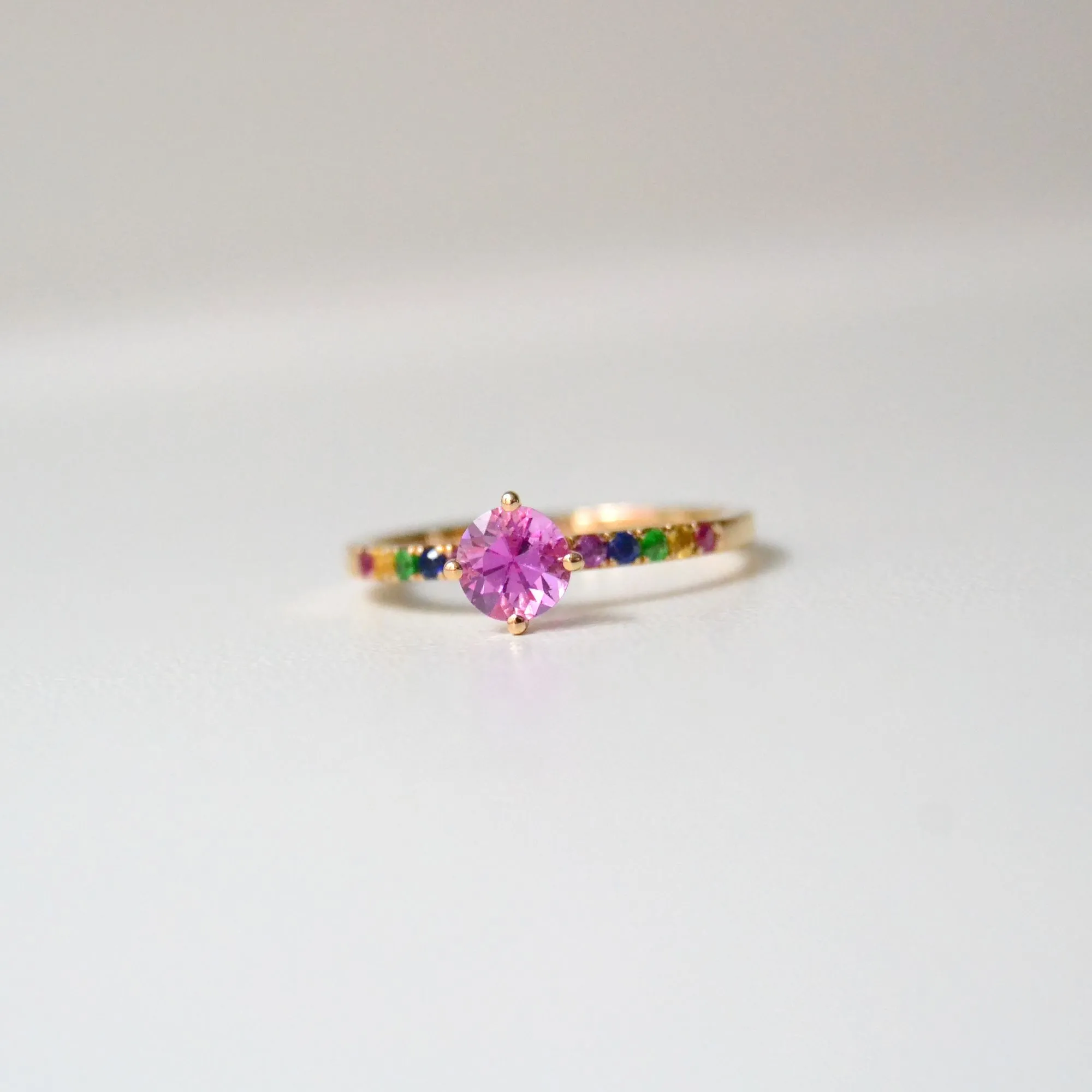 SOLD OUT Monara Rosa 18K Gold Ring w. Sapphires