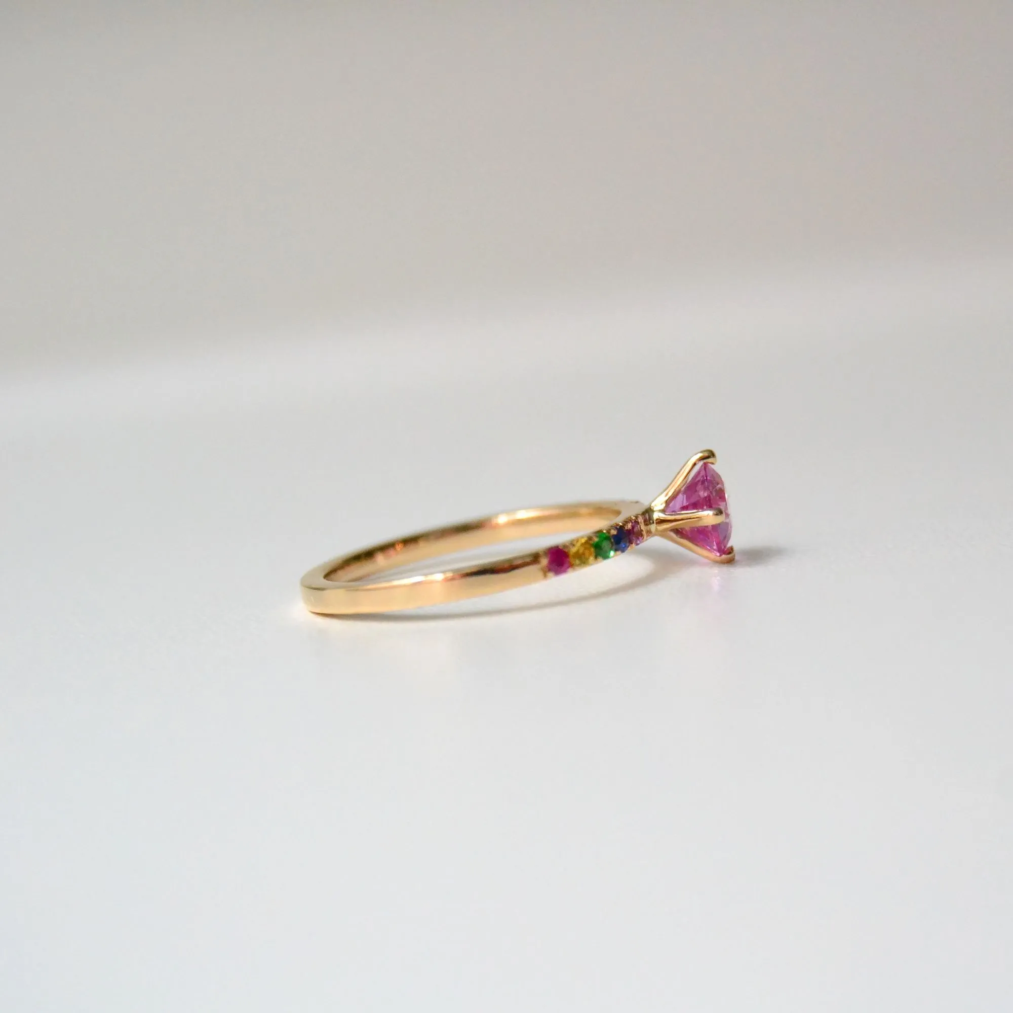SOLD OUT Monara Rosa 18K Gold Ring w. Sapphires