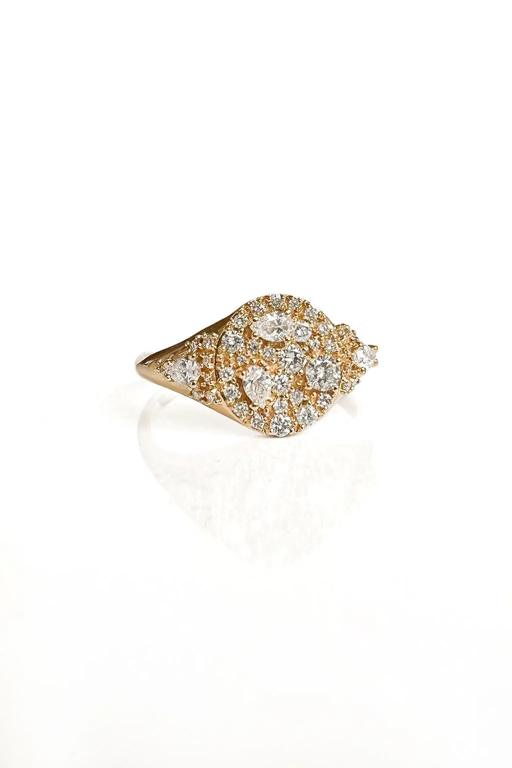 Sugar Signet 18K Gold Ring w. Diamonds