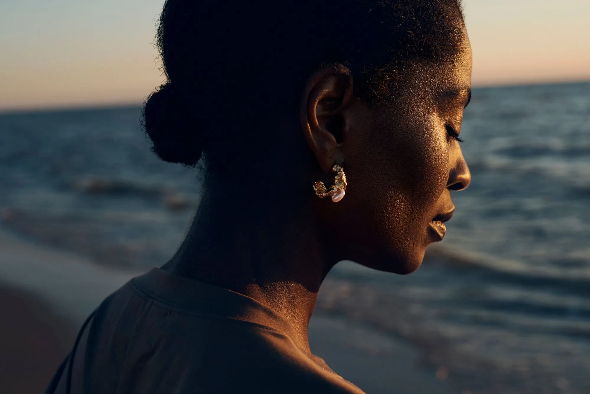The Organic Gold Plated Hoops w. Pearls - Pair