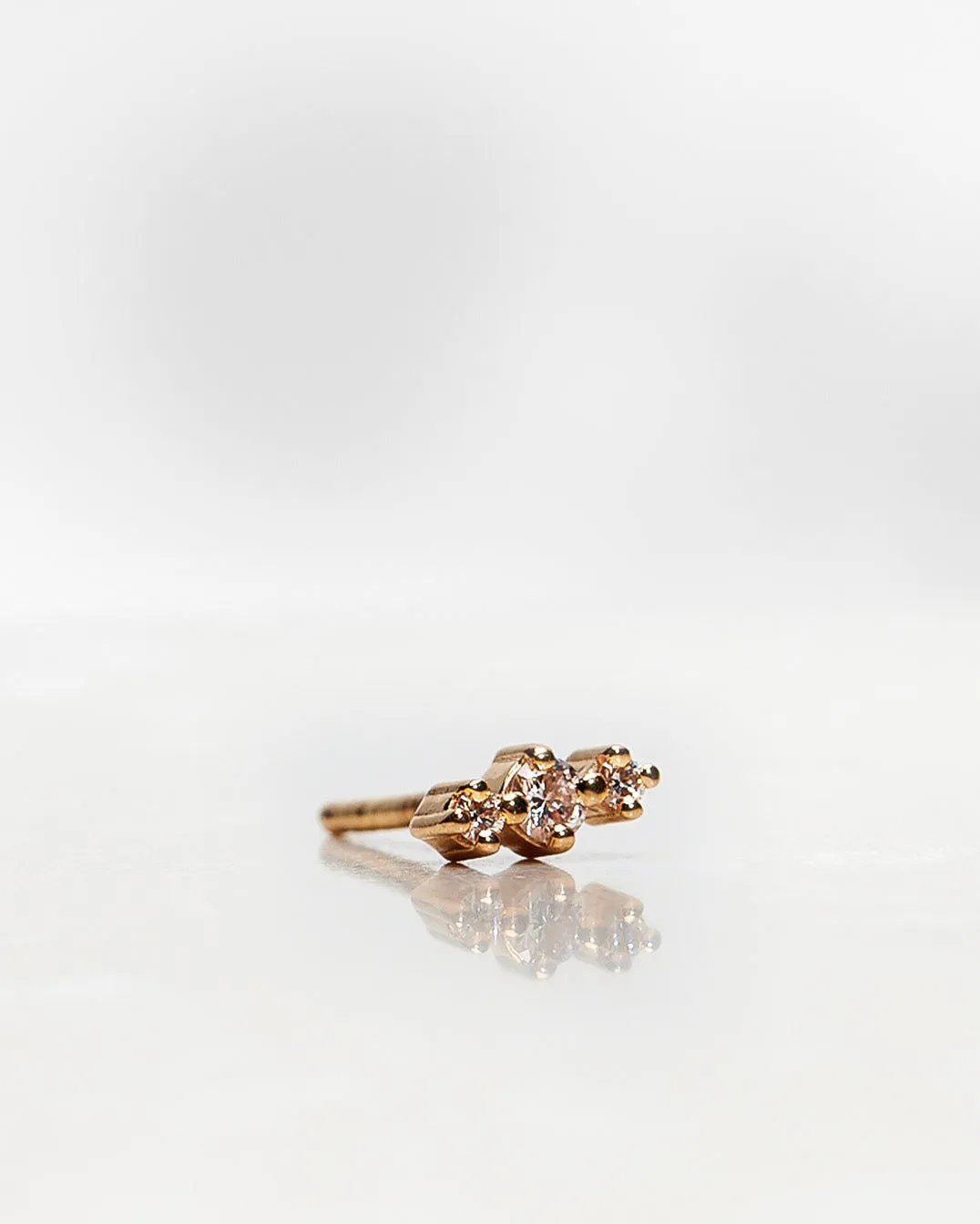 Tiny Brigitte Single 18K Gold, Whitegold or Rosegold Stud w. Diamonds
