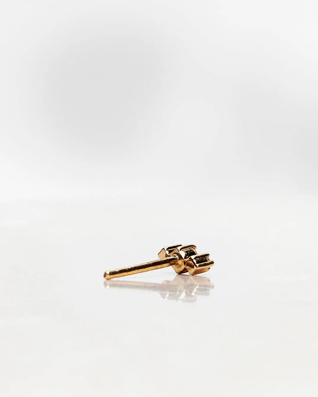 Tiny Brigitte Single 18K Gold, Whitegold or Rosegold Stud w. Diamonds