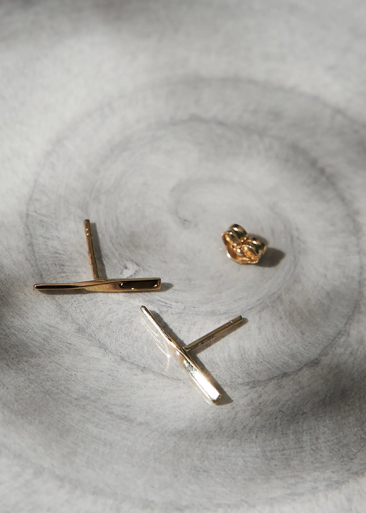 Twist 14K Gold Earring