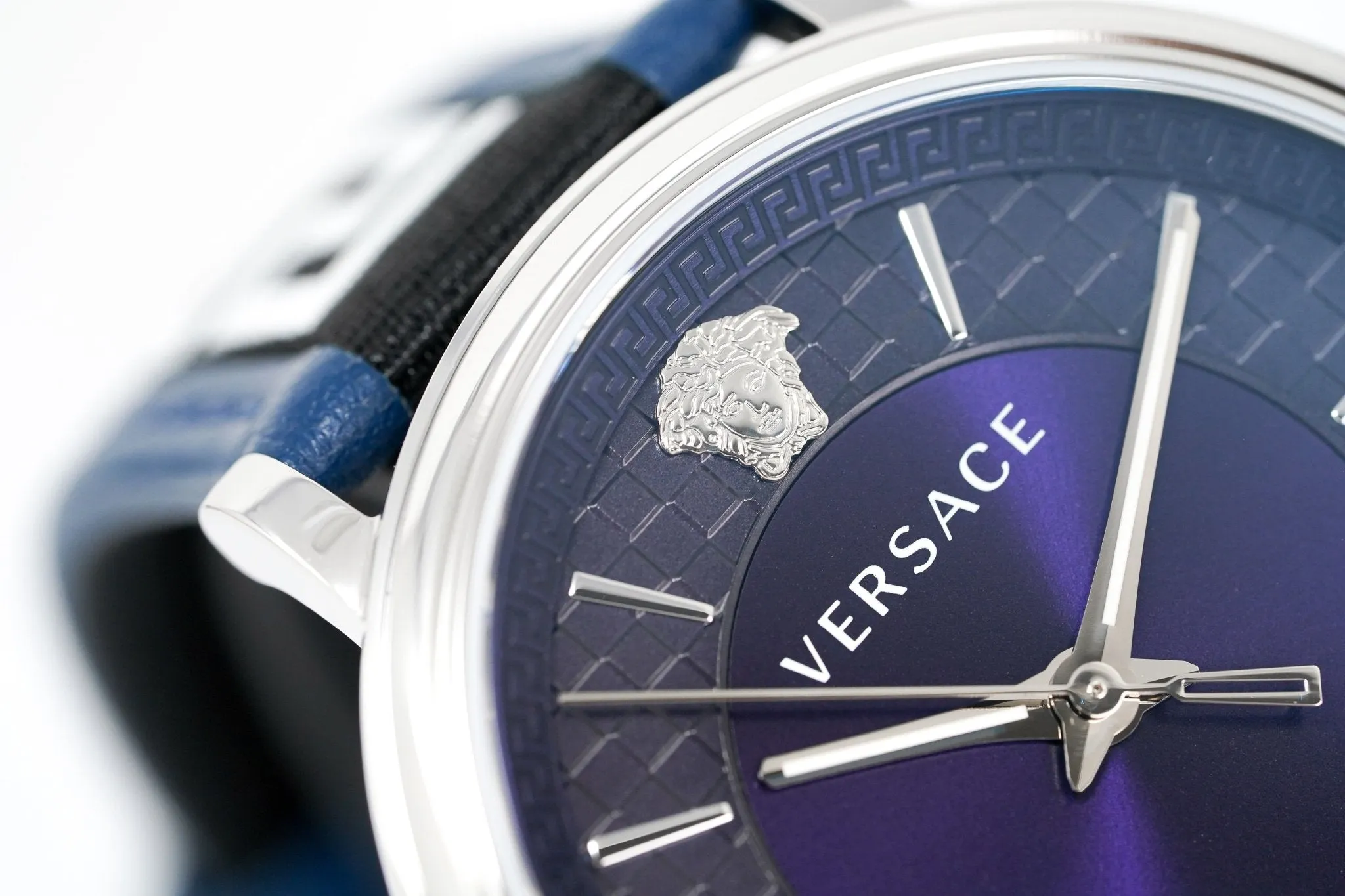 Versace Men's Watch V-Circle Blue VE5A01121